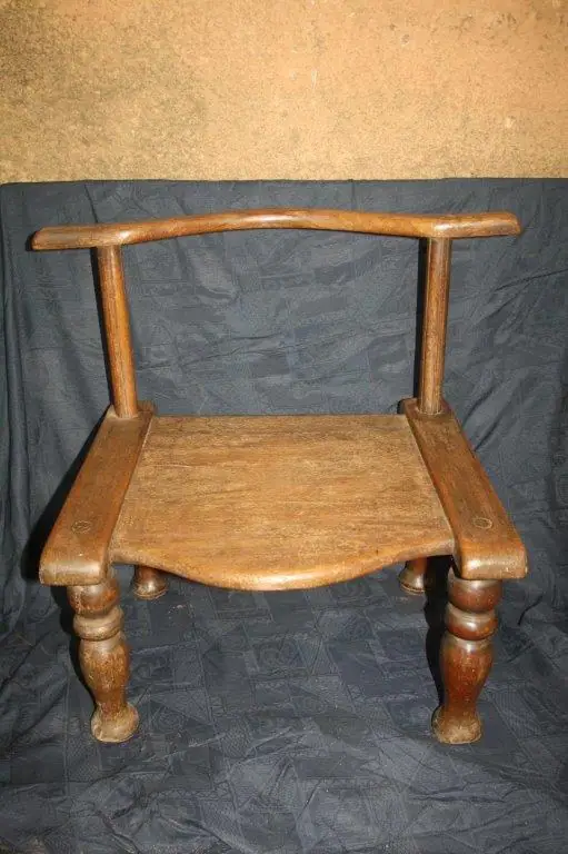 Chaises (Стулья) — Традиционное искусство